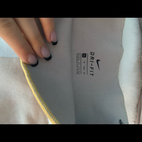 Nike Seamless Set - Picture 3 of 7